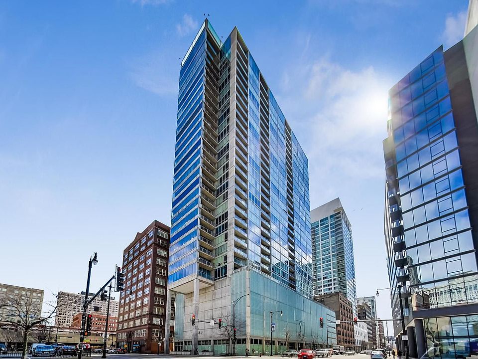 1st image of 611 S Wells St APT 1807