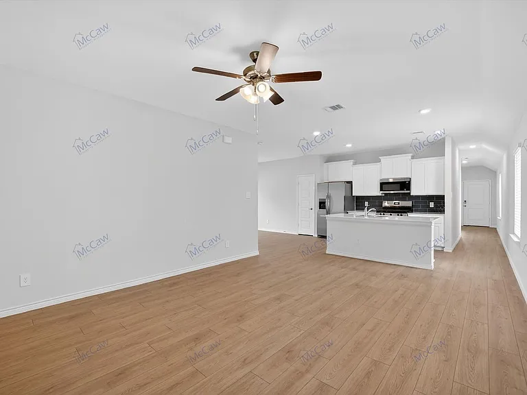 1209 Hopes Lake Dr — Photo 4