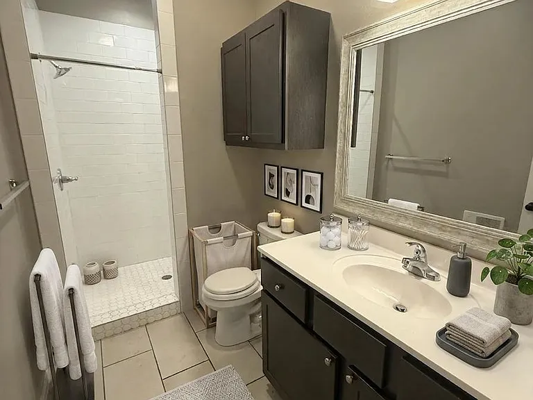 2225 N Gatewood Ave #B — Photo 6