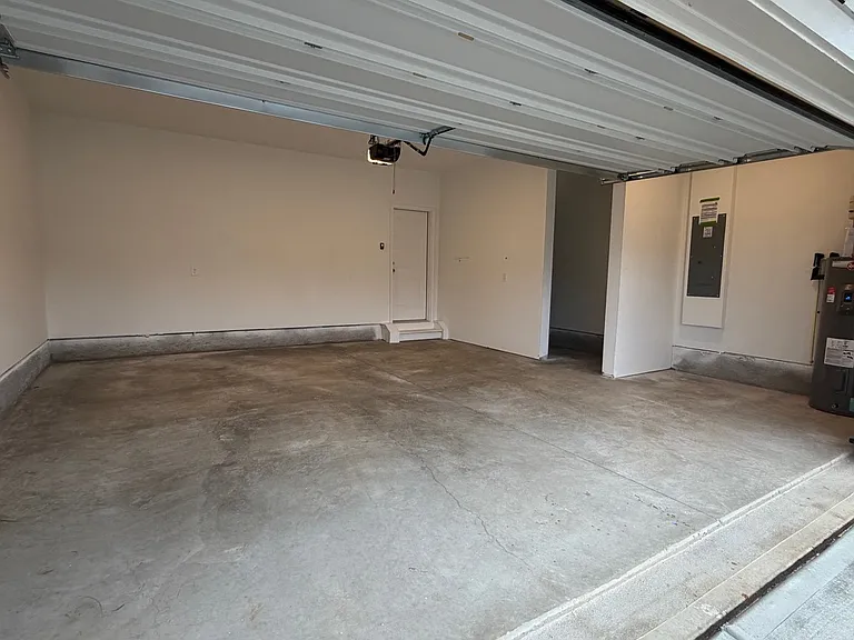 652 Devon Aly — Photo 7