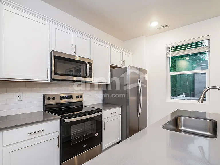 7809 Verona Loop — Photo 4