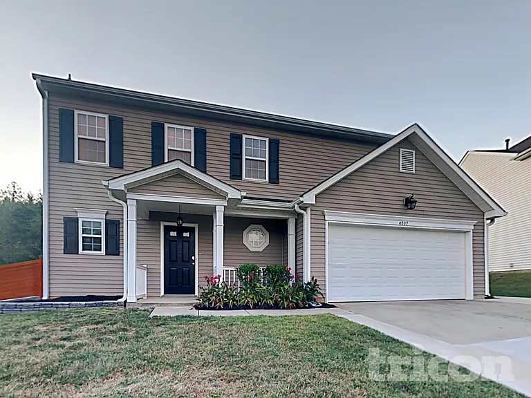 4037 Dover Downs Dr — Photo 2