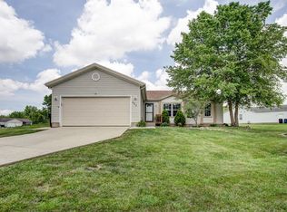 599 Cross Creek Cir, Wilmington, OH 45177