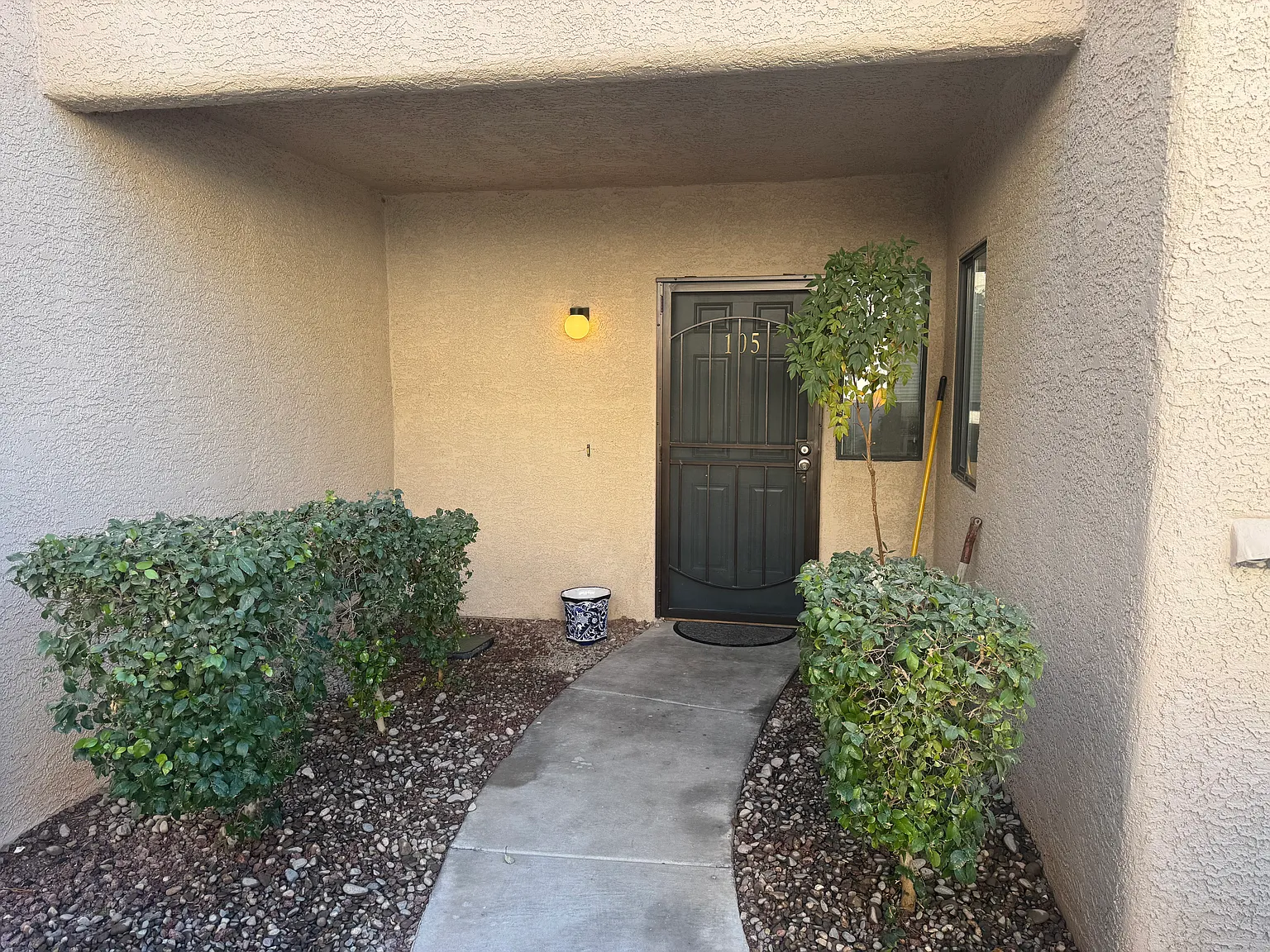 2 bed, 2.5 bath, 1349 sqft, $1,600 — Photo 4