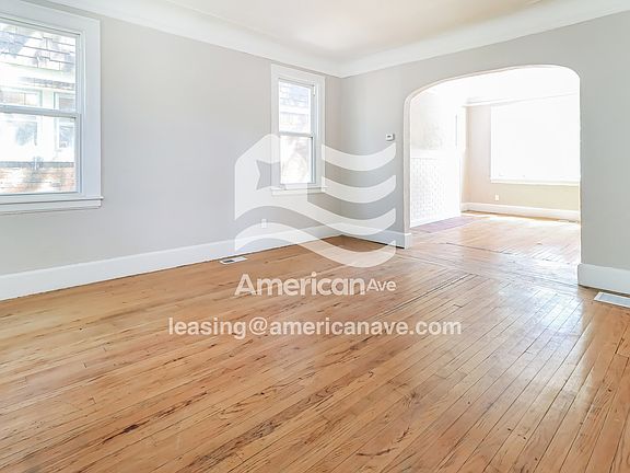 1479067_004_living_room_13865726.jpg