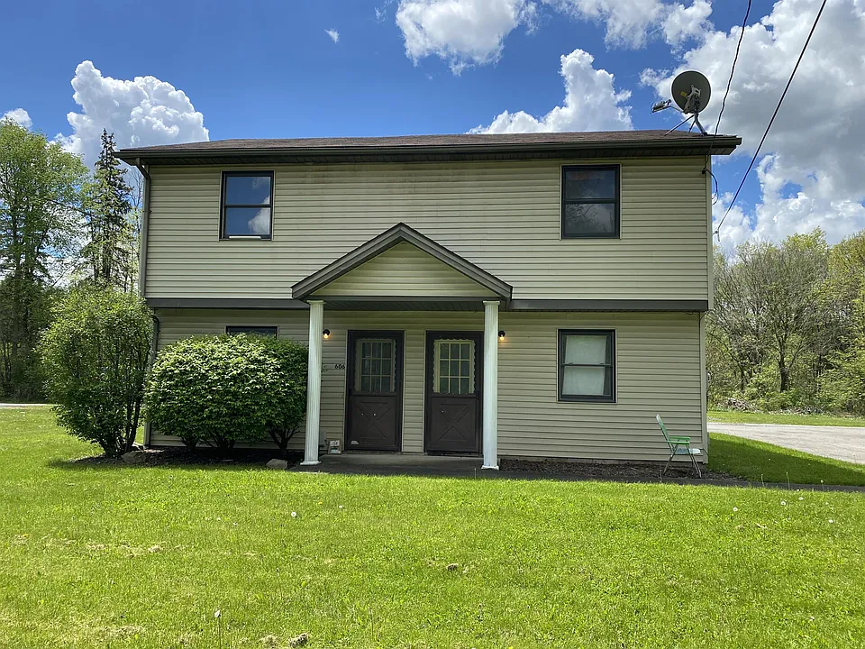 608 N Four Mile Run Rd #1