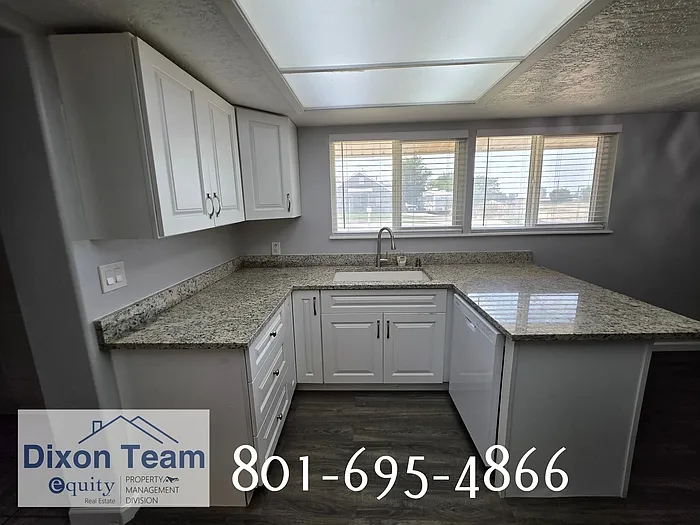 5 bed, 3.0 bath, 2103 sqft, $3,000 — Photo 4