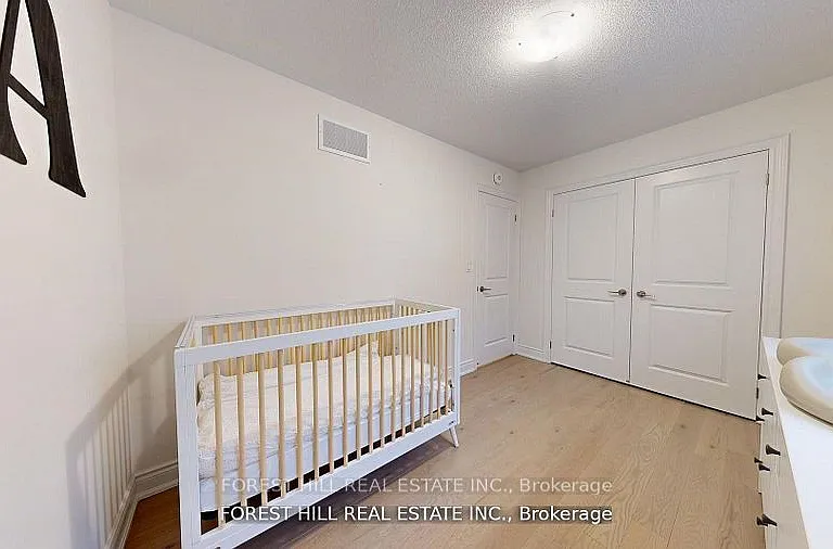 54 Montrose Blvd — Photo 12