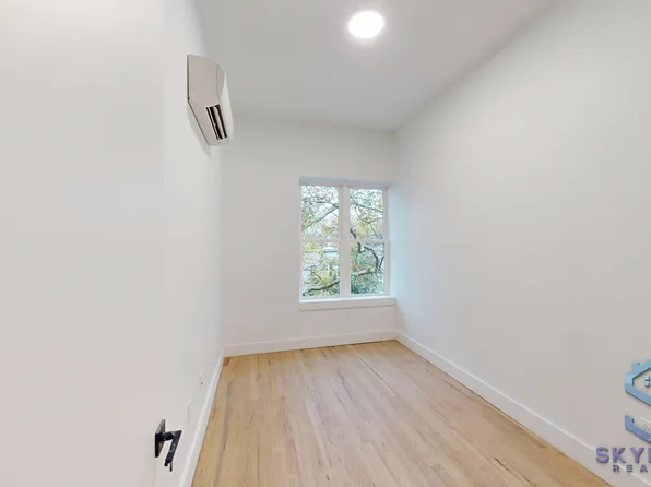 897 New York Avenue image 10 of 28