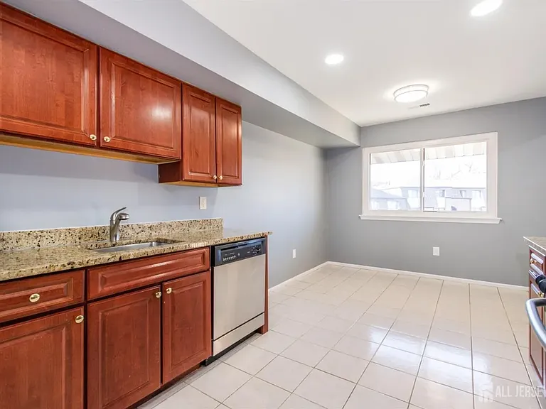 1614 Edison Glen Ter — Photo 19
