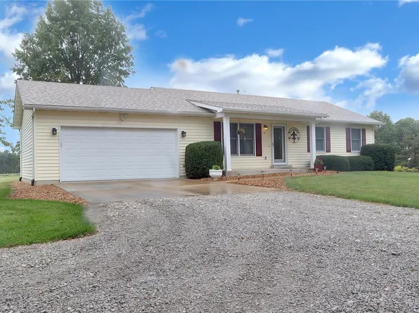 69 Hunters Ridge Dr, Winfield, MO 63389