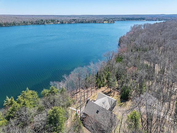 3rd image of 939 Smoky Lake Dr
