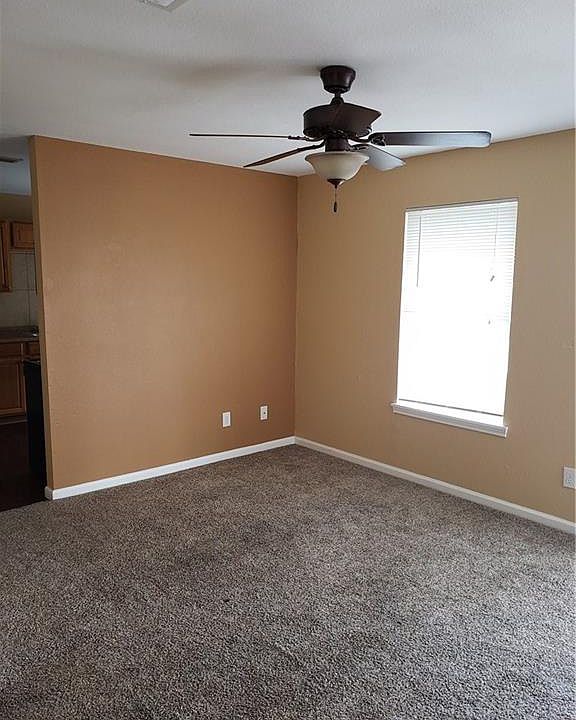 2nd image of 1107 Horizon Dr APT D