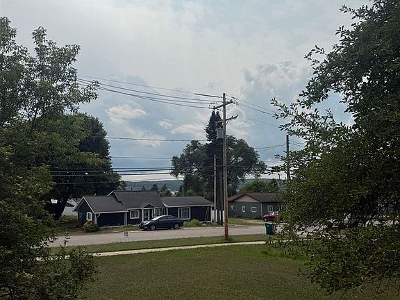 3rd image of Groveland St
