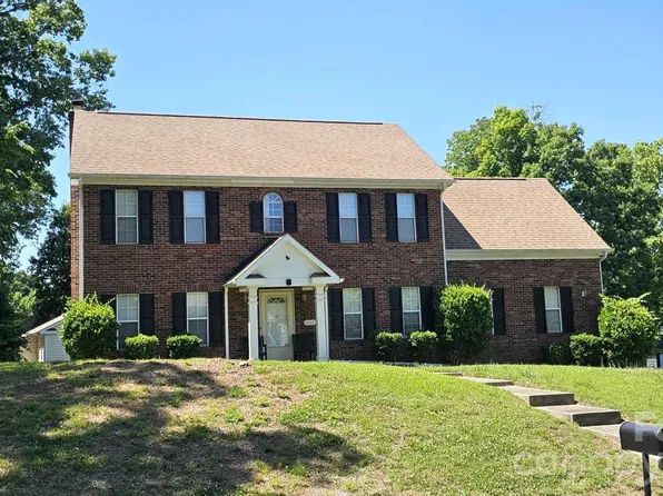 2425 Katherine Kiker Rd, Charlotte, NC 28213