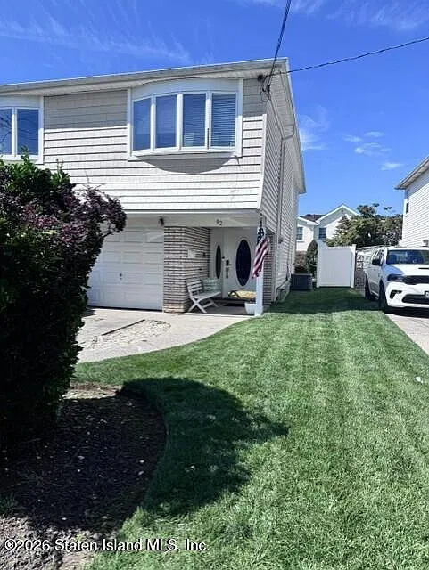 3 bed, 1.5 bath, 2400 sqft, $3,500 — Photo 1