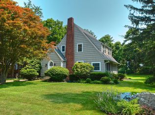 101 Willetts Rd, Mount Kisco, NY 10549