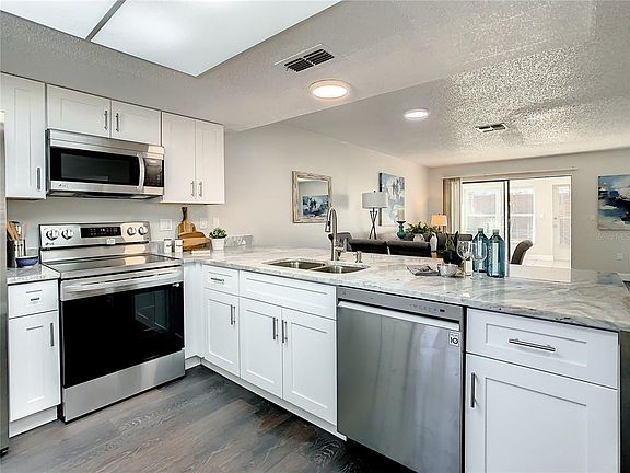 3rd image of 7229 Greystone Dr #7229