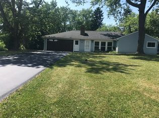 70 Meadow Dr, East Aurora, NY 14052