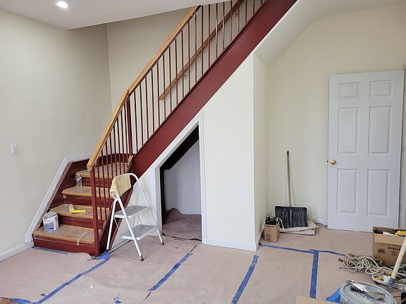 3rd image of 180 Bay 31 St #6