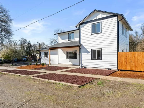 141 NE D St, Willamina, OR 97396