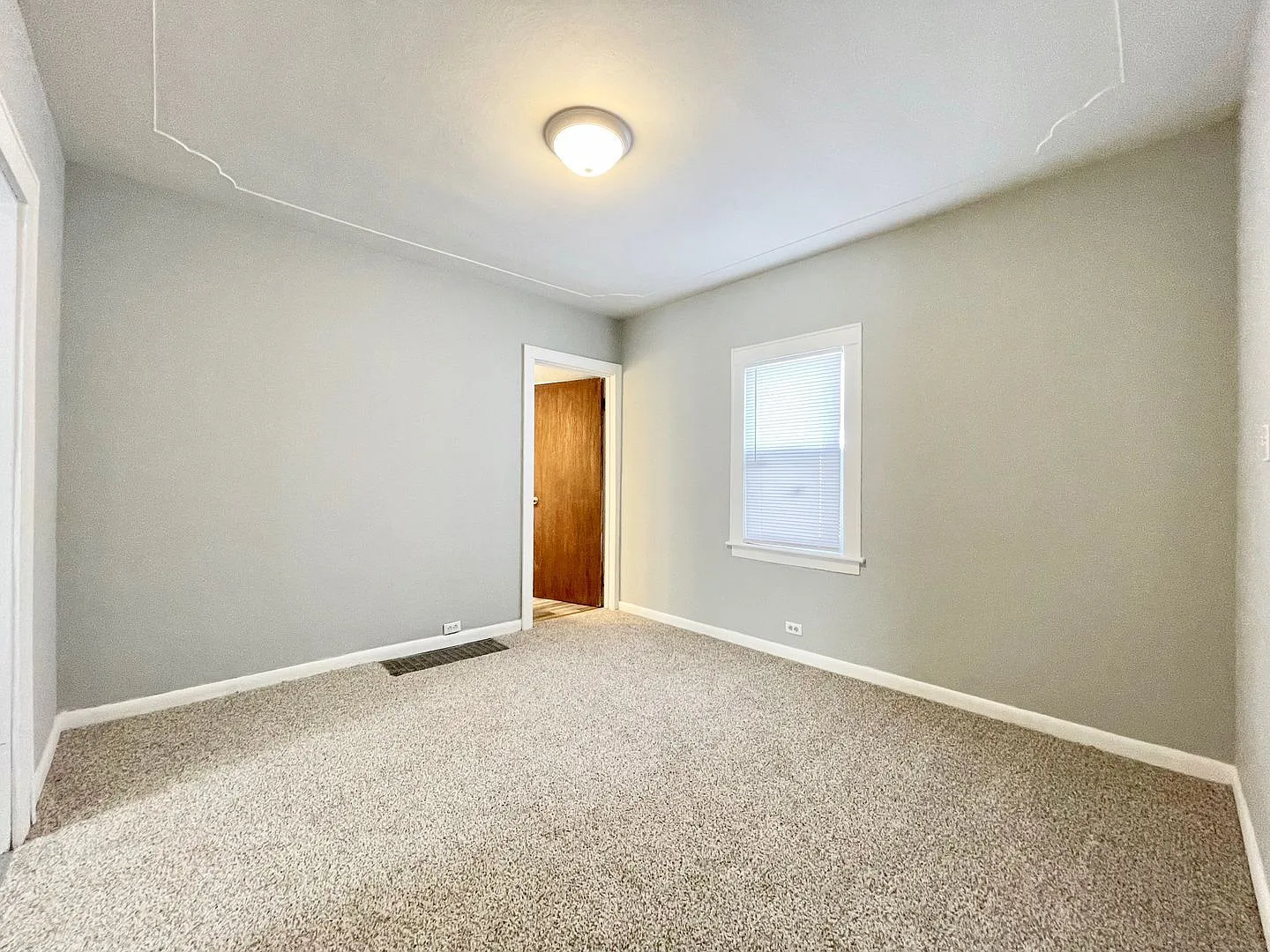 2 bed, 1.0 bath, 1140 sqft, $1,650 — Photo 4