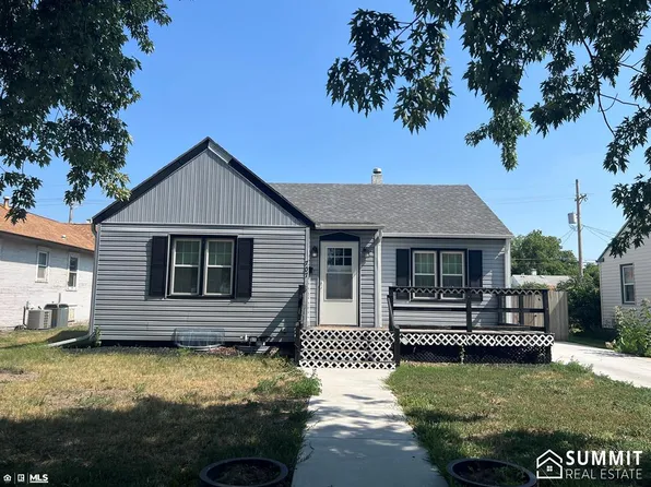 707 W 17th St, Grand Island, NE 68801