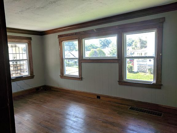 3rd image of 4146 Bellefontaine Ave