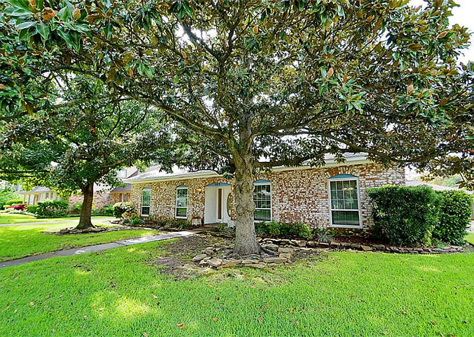 1st image of 507 Hillhurst Dr