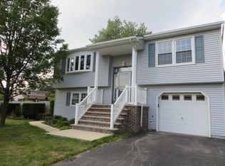 229 Pine Tree Dr, Brick, NJ