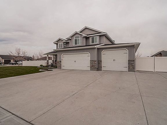 2nd image of 563 Bradford Ln