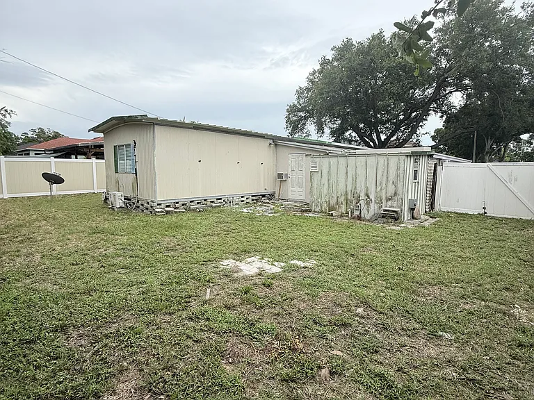 6091 82nd Ter N — Photo 20