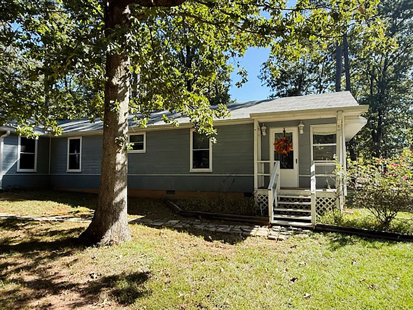 Home for Rent in Hot Springs! Utilities Included! — Photo 1