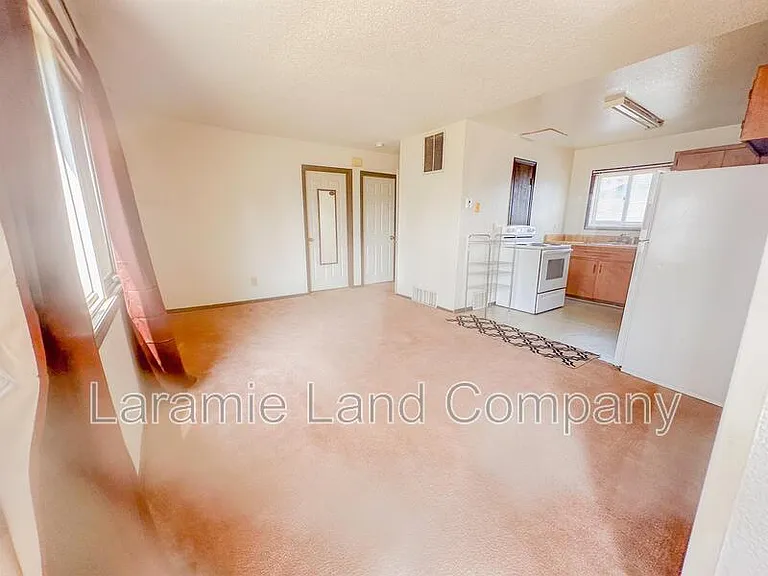 1268 N 6th St #B — Photo 4