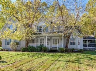 4 Rosewood Dr, Hackettstown, NJ 07840