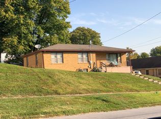 213 E Spring St, Boonville, MO 65233