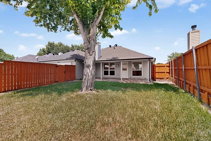9881 Cambridge Dr — Photo 43