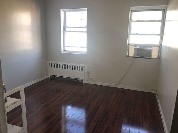 4th image of 58 Vernon Ave #3
