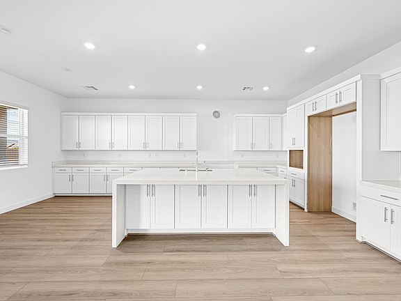 Decano Samuel Kitchen 3of8 F1