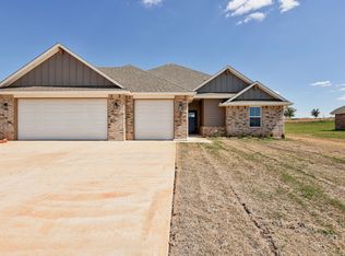2163 Hux Dr, Blanchard, OK 73010