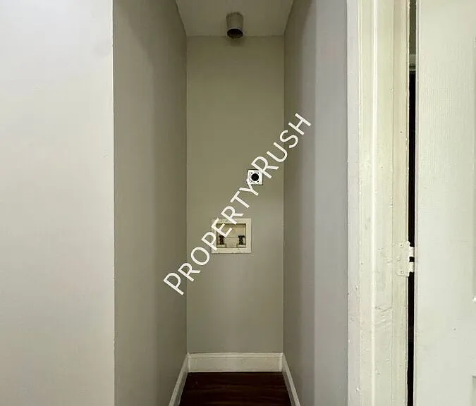 6303 Walden Ave #B — Photo 14
