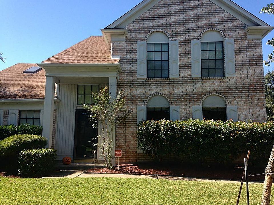 1st image of 133 Lake Point Dr