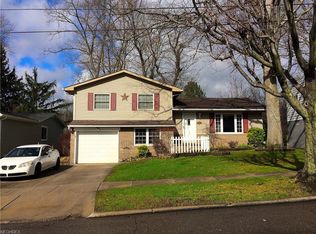 320 Woodlawn Reserve Rd, Akron, OH 44305