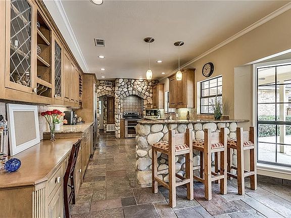 5th image of 115 La Vista Ln