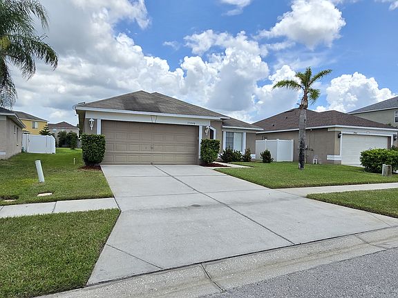 3rd image of 27846 Breakers Dr