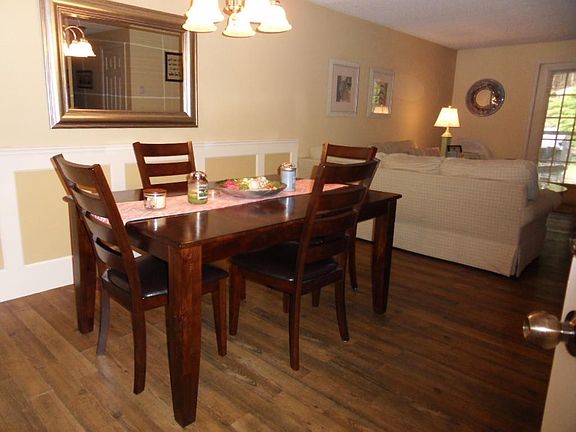 4th image of 80 Heritage Dr