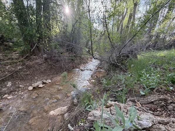 316 W Sunflower Cir, Duck Creek Village, UT 84762