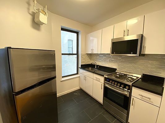 2nd image of 518 W 136th St APT 6