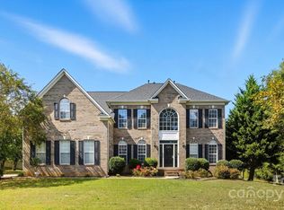 1121 Yarrow St, Matthews, NC 28104