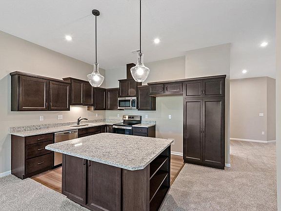 4th image of 2558 Crosshill Dr